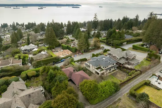 2575 Queens Avenue, West Vancouver For Sale - image 36