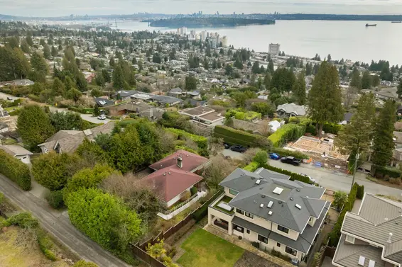 2575 Queens Avenue, West Vancouver For Sale - image 37
