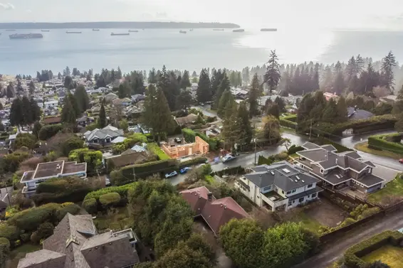 2575 Queens Avenue, West Vancouver For Sale - image 40