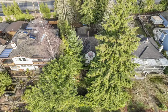 234 East 24th Street, North Vancouver For Sale - image 2