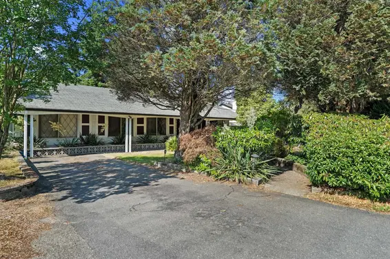 1454 Sowden Street, North Vancouver For Sale - image 2