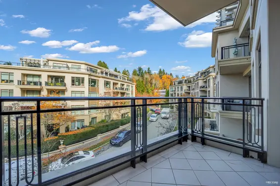 303 568 Waters Edge Crescent, West Vancouver For Sale - image 17