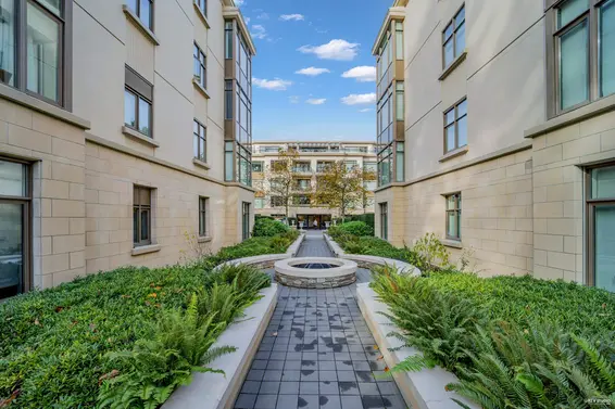 303 568 Waters Edge Crescent, West Vancouver For Sale - image 29