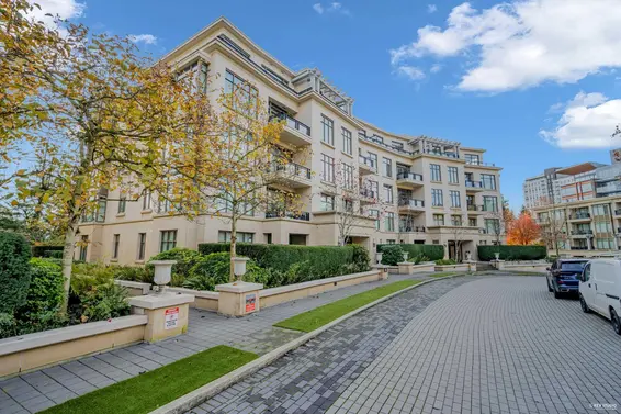 303 568 Waters Edge Crescent, West Vancouver For Sale - image 31