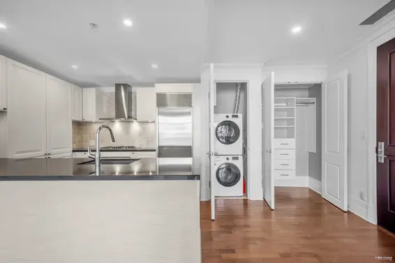 303 568 Waters Edge Crescent, West Vancouver For Sale - image 8