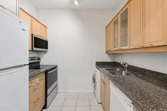 304 827 West 16th Street, North Vancouver For Sale - image 5