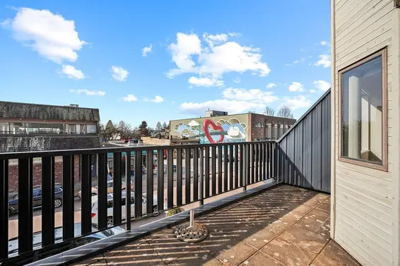 1465 Clyde Avenue, West Vancouver For Sale - image 1