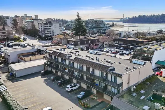 1465 Clyde Avenue, West Vancouver For Sale - image 19