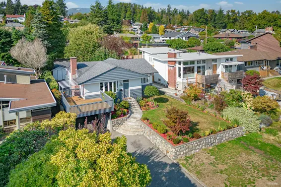 1168 Adderley Street, North Vancouver