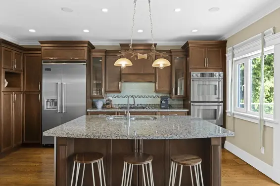 1371 Burnside Road, West Vancouver For Sale - image 12