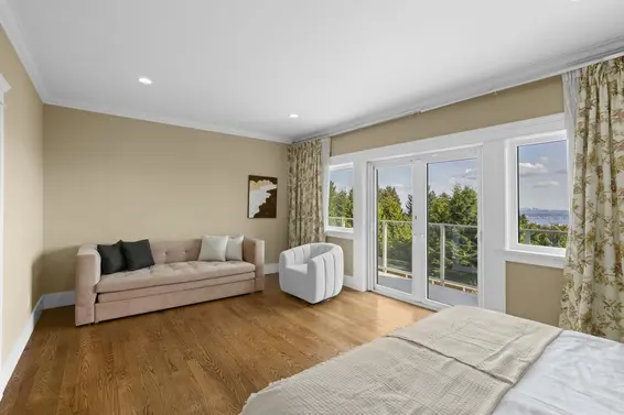 1371 Burnside Road, West Vancouver For Sale - image 17