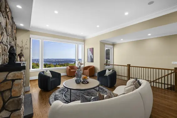 1371 Burnside Road, West Vancouver For Sale - image 3