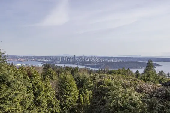 1371 Burnside Road, West Vancouver For Sale - image 38