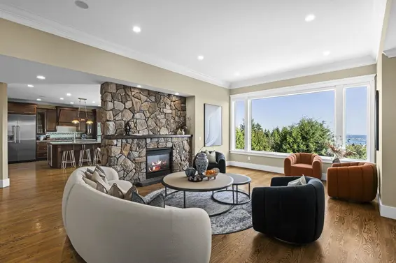 1371 Burnside Road, West Vancouver For Sale - image 4