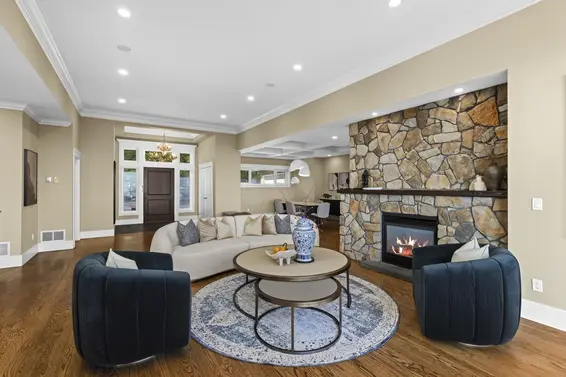 1371 Burnside Road, West Vancouver For Sale - image 5