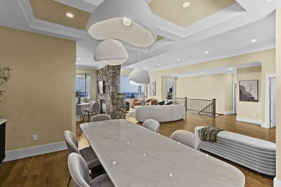 1371 Burnside Road, West Vancouver For Sale - image 8