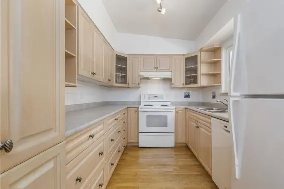 646 East Windsor Road, North Vancouver For Sale - image 7