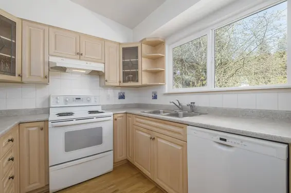 646 East Windsor Road, North Vancouver For Sale - image 8