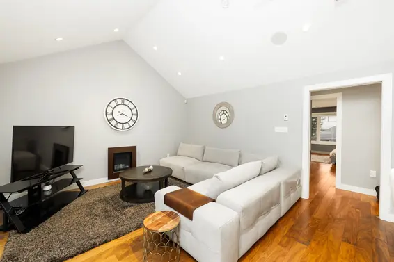 4786 Meadfeild Court, West Vancouver For Sale - image 17