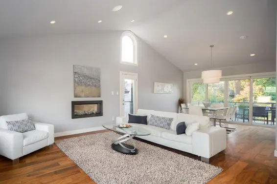 4786 Meadfeild Court, West Vancouver For Sale - image 2