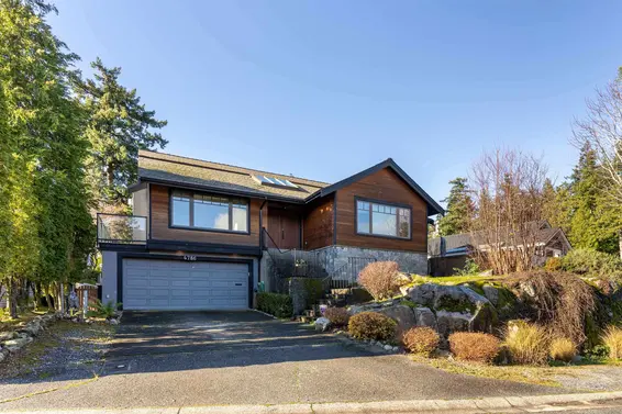 4786 Meadfeild Court, West Vancouver For Sale - image 5
