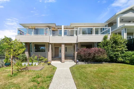 2 460 West 6th Street, North Vancouver