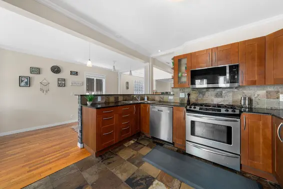 2 460 West 6th Street, North Vancouver For Sale - image 13