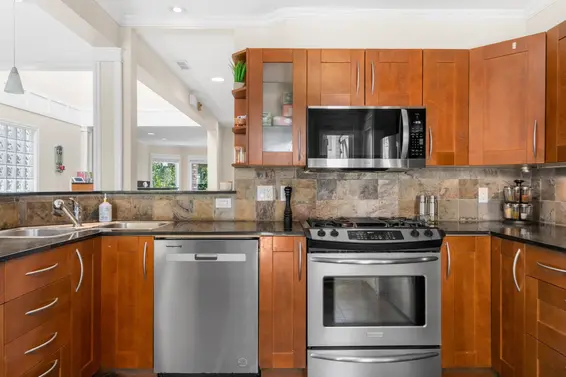 2 460 West 6th Street, North Vancouver For Sale - image 14