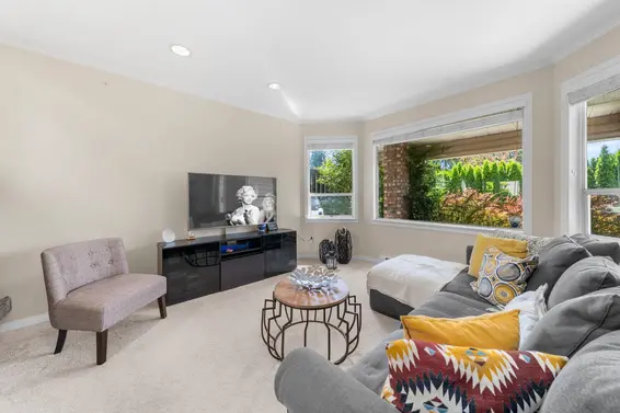 2 460 West 6th Street, North Vancouver For Sale - image 4