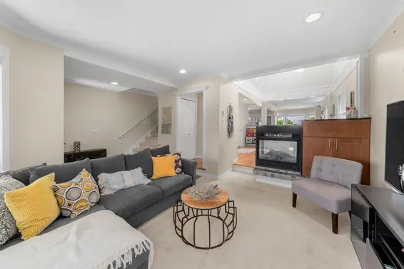 2 460 West 6th Street, North Vancouver For Sale - image 5