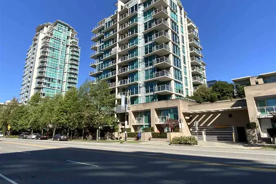 Th15 168 East Esplanade, North Vancouver For Sale - image 1