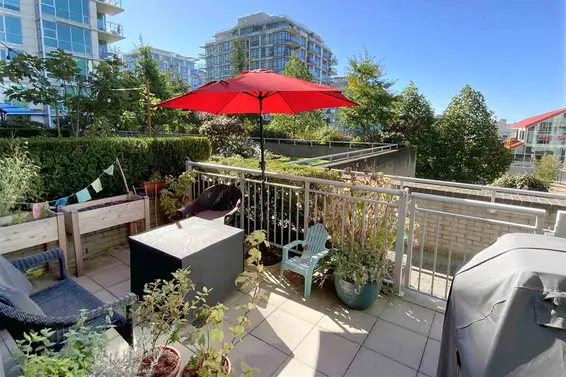 Th15 168 East Esplanade, North Vancouver For Sale - image 4