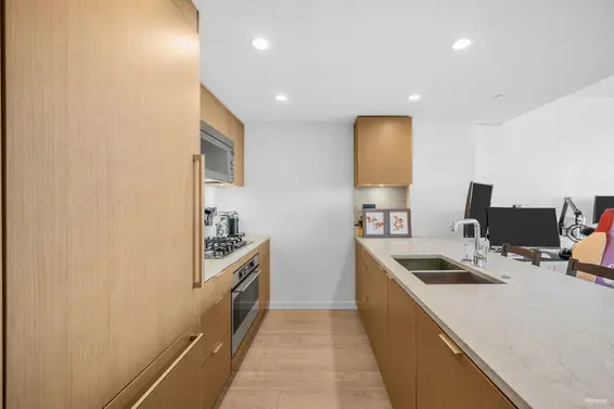 2101 125 East 14th Street, North Vancouver For Sale - image 4