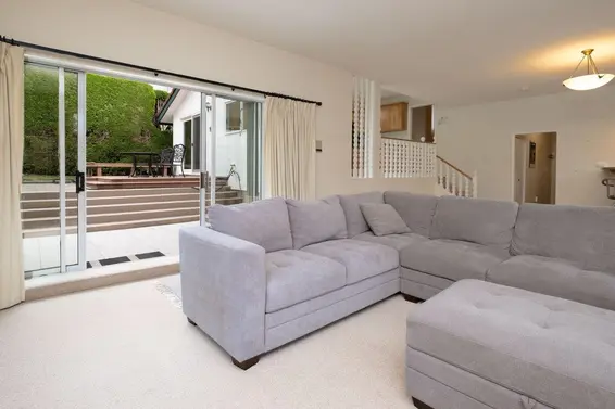 375 Fairway Drive, North Vancouver For Sale - image 15