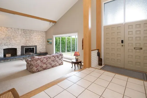 375 Fairway Drive, North Vancouver For Sale - image 2