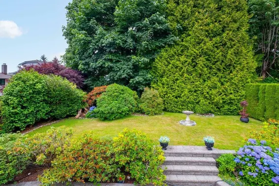 375 Fairway Drive, North Vancouver For Sale - image 27