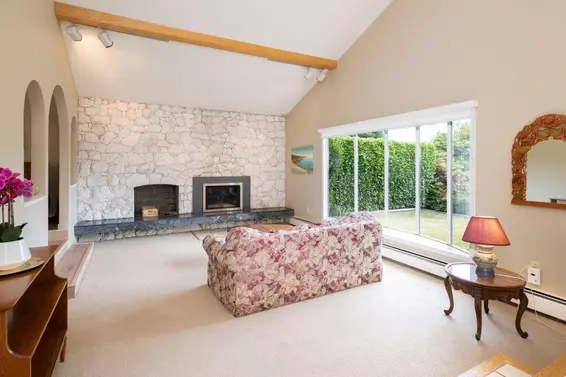 375 Fairway Drive, North Vancouver For Sale - image 6