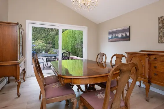 375 Fairway Drive, North Vancouver For Sale - image 8