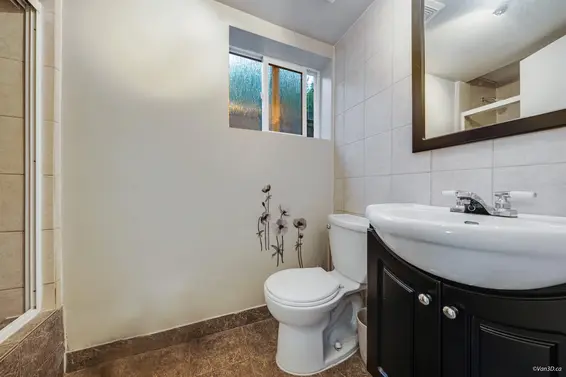 465 Felton Road, North Vancouver For Sale - image 33