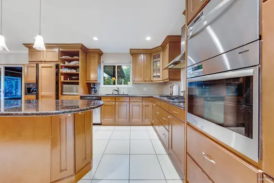 465 Felton Road, North Vancouver For Sale - image 9