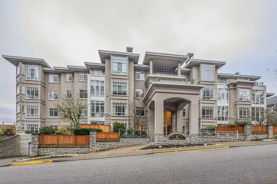 630 Roche Point Drive, North Vancouver For Sale - image 2