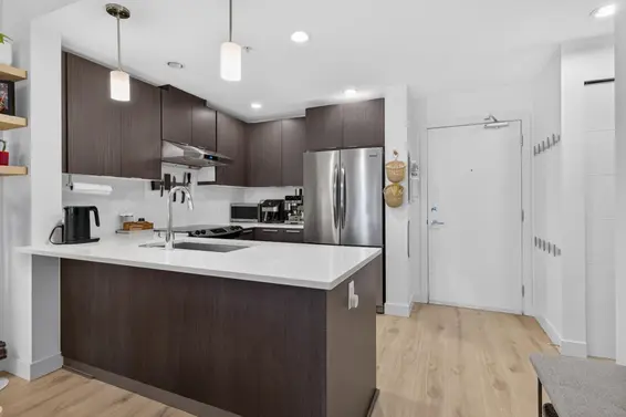 402 733 West 3rd Street, North Vancouver For Sale - image 2