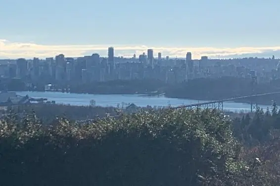 805 Eyremount Drive, West Vancouver For Sale - image 2