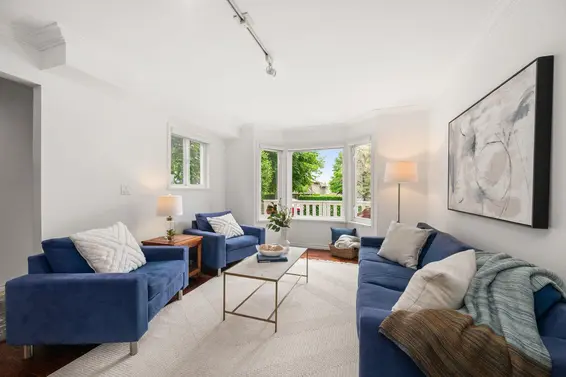 262 East 10 Street, North Vancouver For Sale - image 4