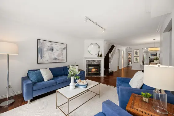 262 East 10 Street, North Vancouver For Sale - image 5