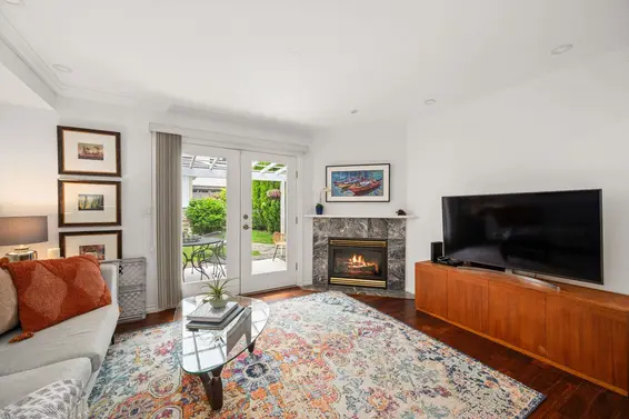 262 East 10 Street, North Vancouver For Sale - image 8