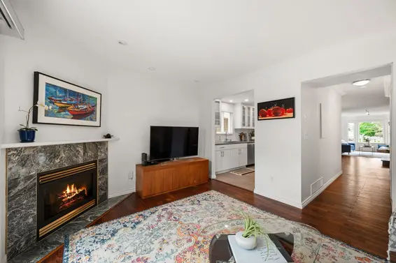 262 East 10 Street, North Vancouver For Sale - image 9