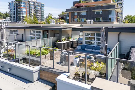 215 2060 Curling Road, North Vancouver