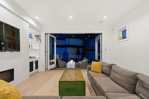 336 East Keith Road, North Vancouver For Sale - image 11