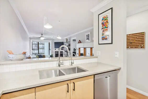 206 175 East 10th Street, North Vancouver For Sale - image 10